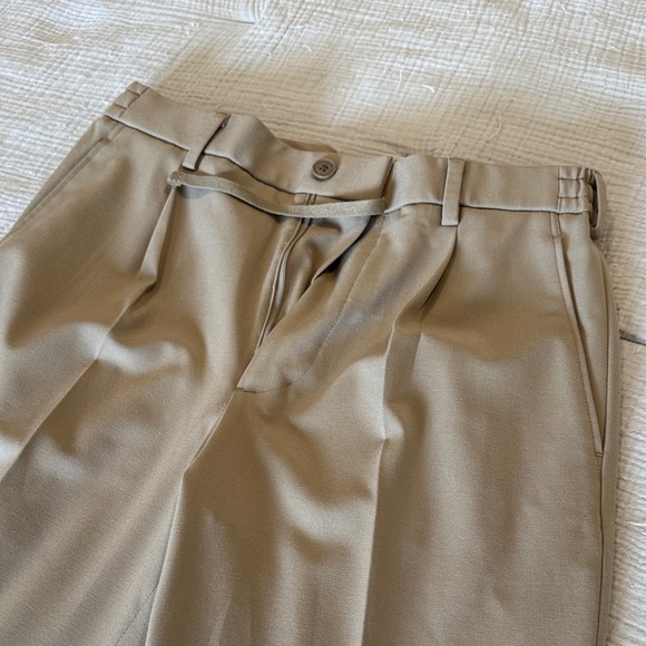 Uniqlo Men's Elastic Drawstring 27-30” Pleated Wide Leg Beige Dress Pants - Picture 5 of 5